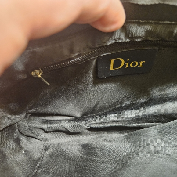 Black and White Shoulder Bag - Picture 6 of 6